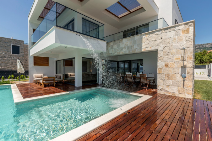 Villa Sea Star with an infinity pool by the sea, in Ka&scaron;tel Kambelovac - Split, Croatia Ka&scaron;tel Kambelovac